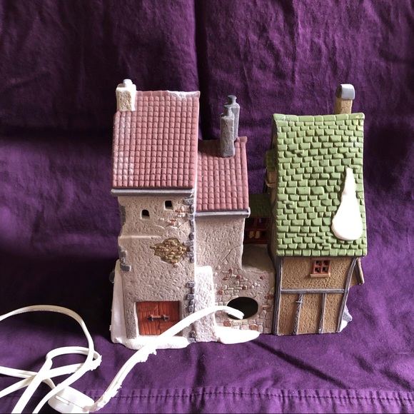 Dickens Village Series Oliver Twist - Picture 3 of 8